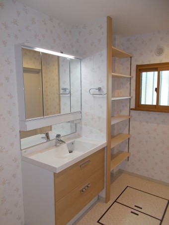 2階から1階へー住まい方を変える為1階を全面リフォーム